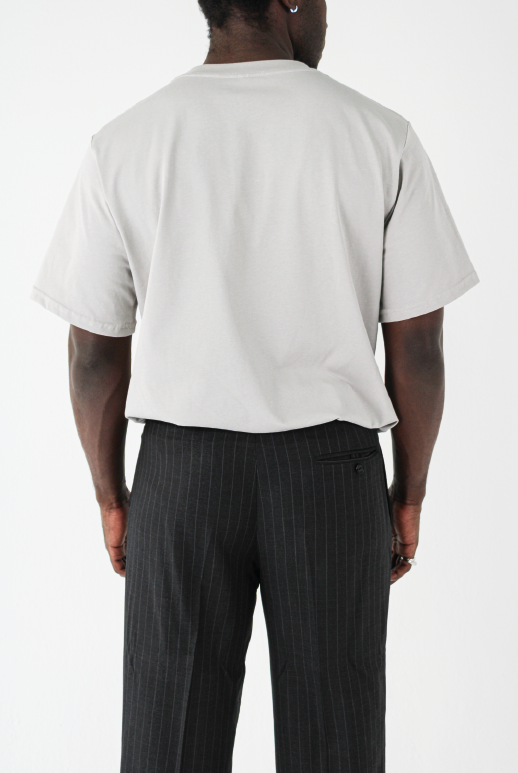 CAMISETA GRIS BÁSICA