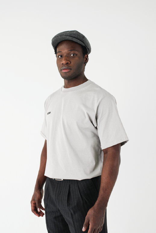 CAMISETA GRIS BÁSICA